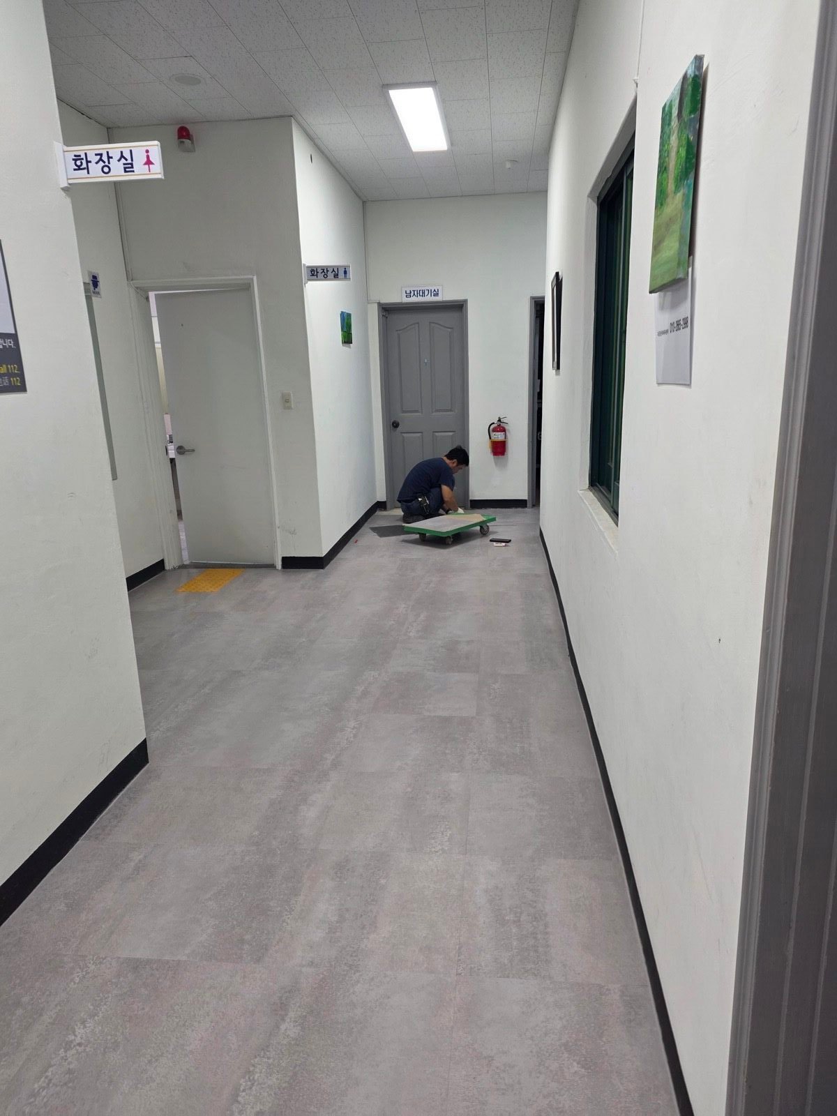 복도 데코타일(비닐타일) 바닥 마감 시공 — 체리디자인